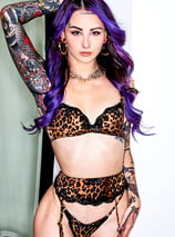 Valerica Steele